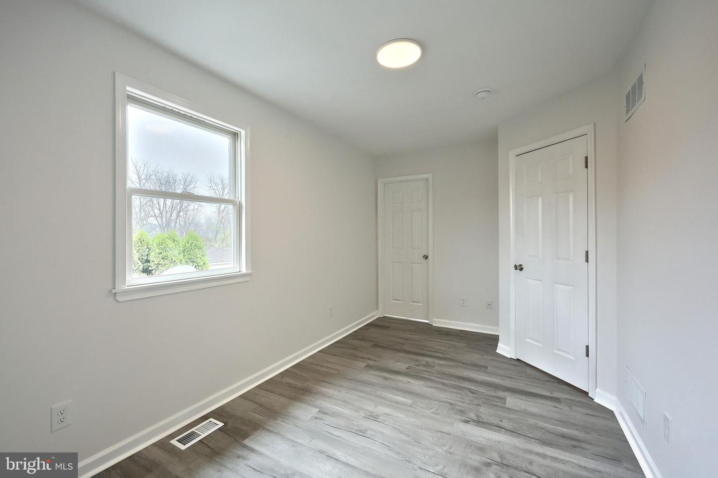 413 Springbrook Ct Property Photo 23