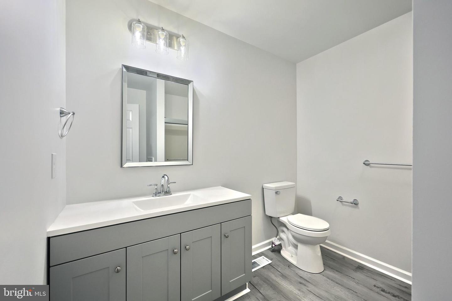 413 Springbrook Ct Property Photo 26