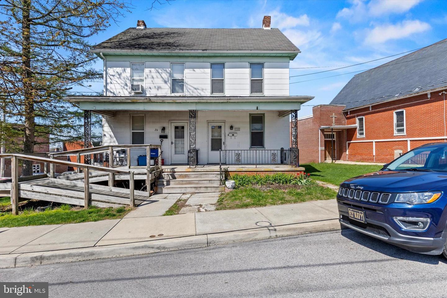 18 S Charles St Property Photo 1