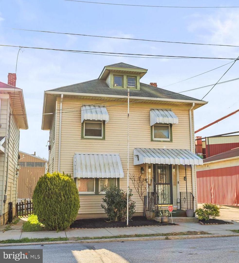 4 S Penn St Property Photo 1