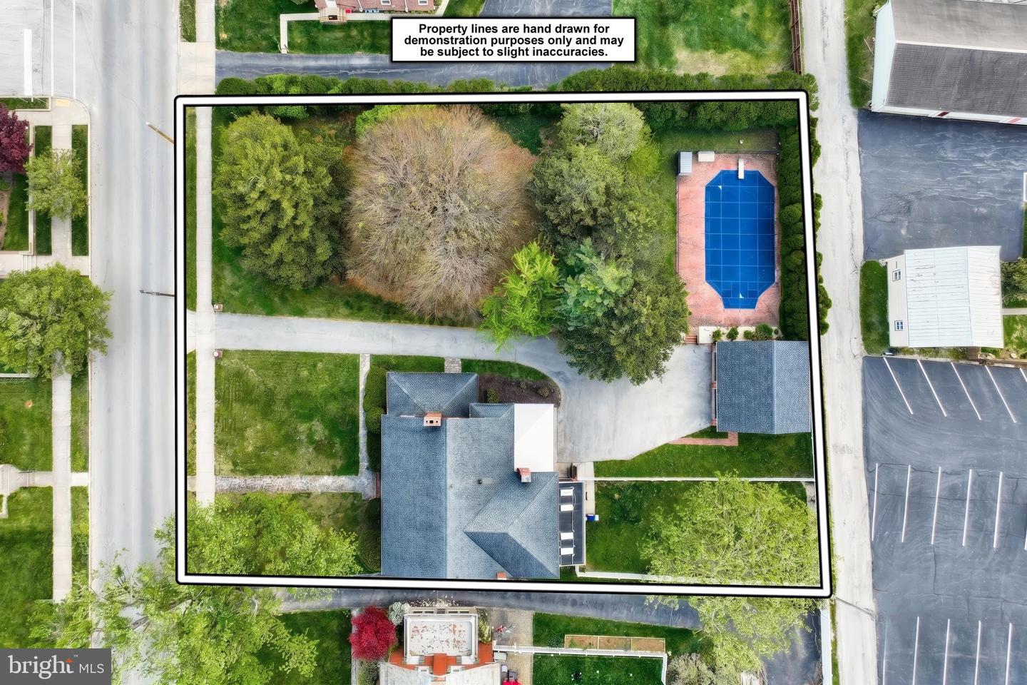 206 Eichelberger St Property Photo 5