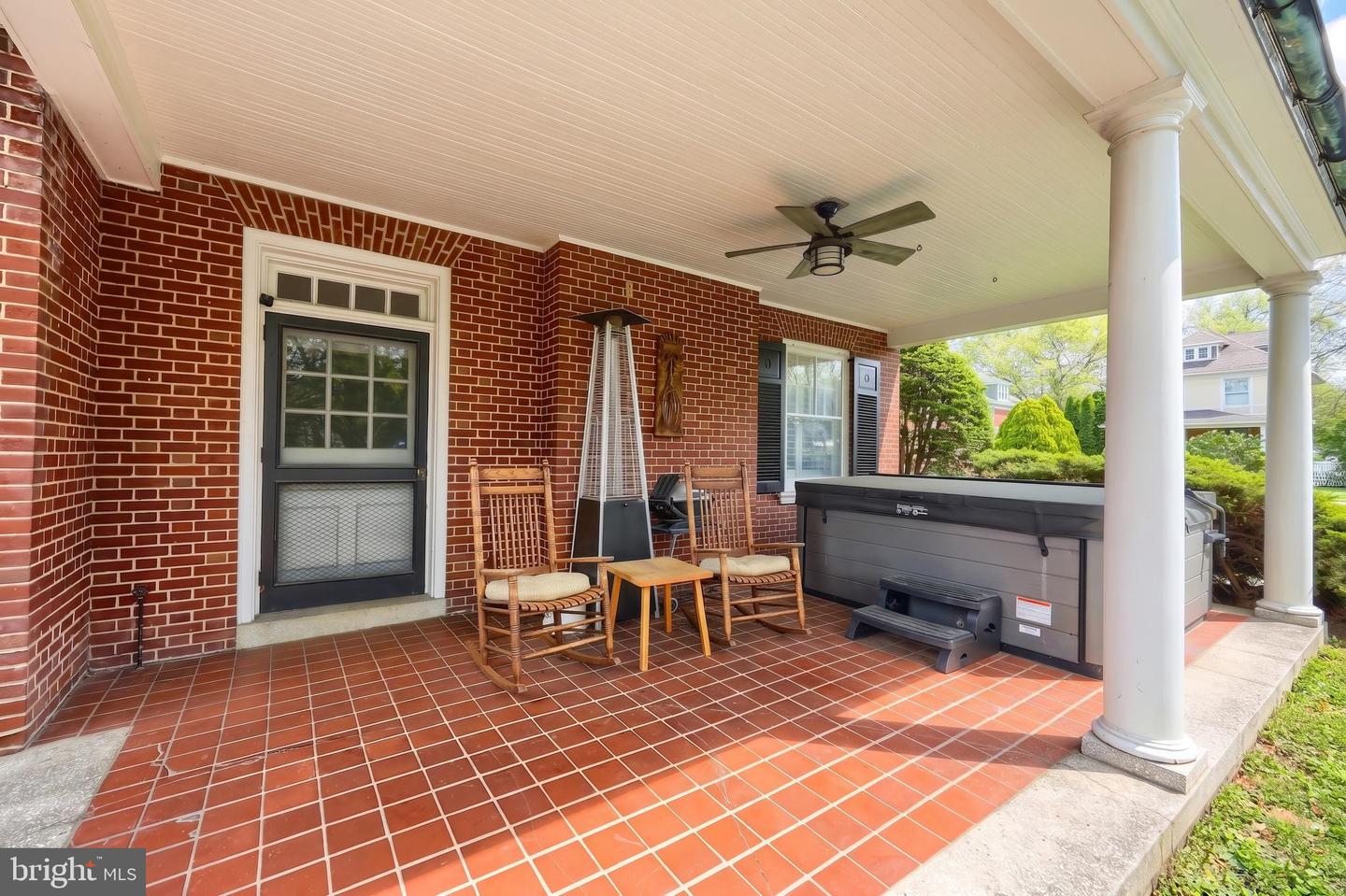206 Eichelberger St Property Photo 8