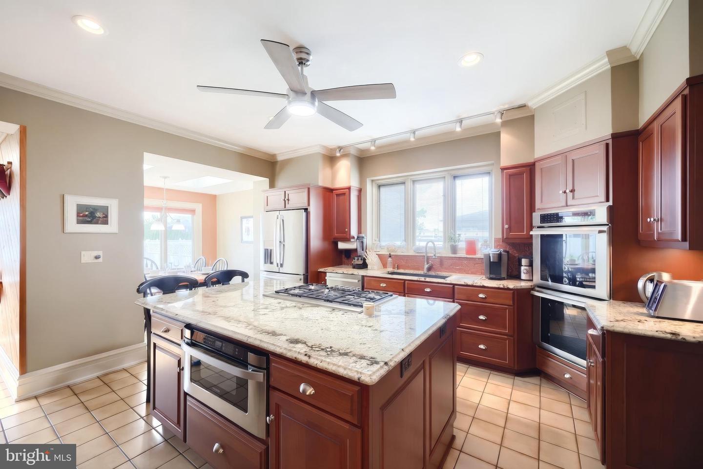 206 Eichelberger St Property Photo 29