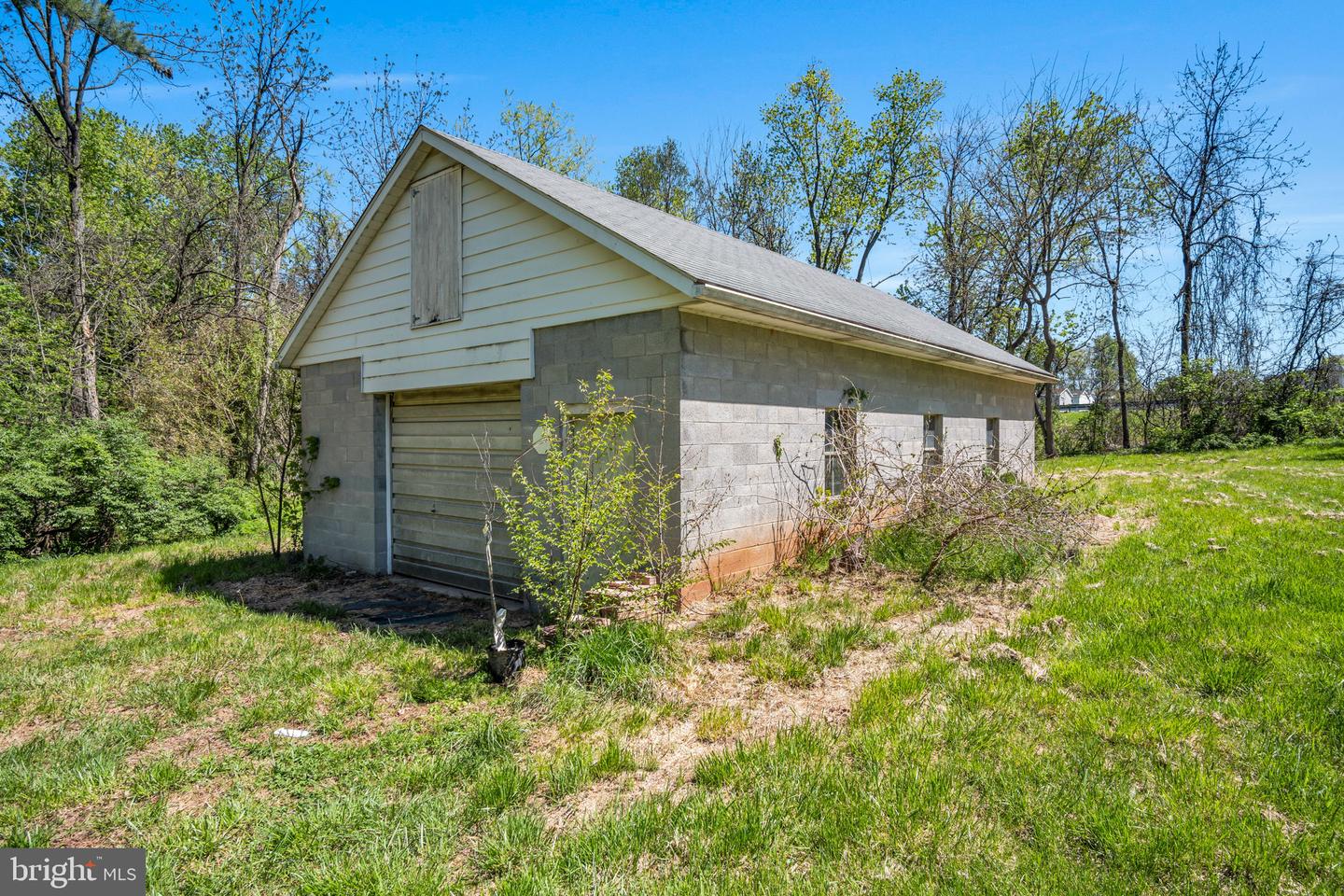 268 N Biesecker Rd Property Photo 25