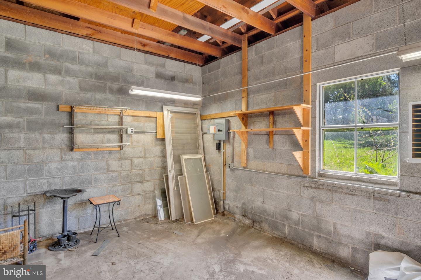 268 N Biesecker Rd Property Photo 27