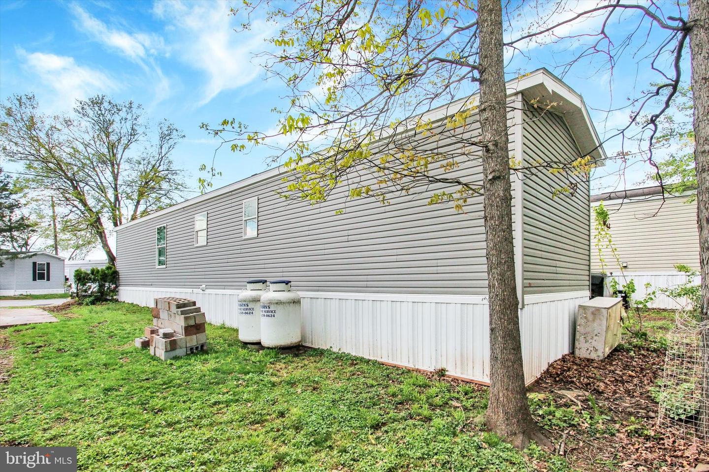 12 Mobile Dr Property Photo 2