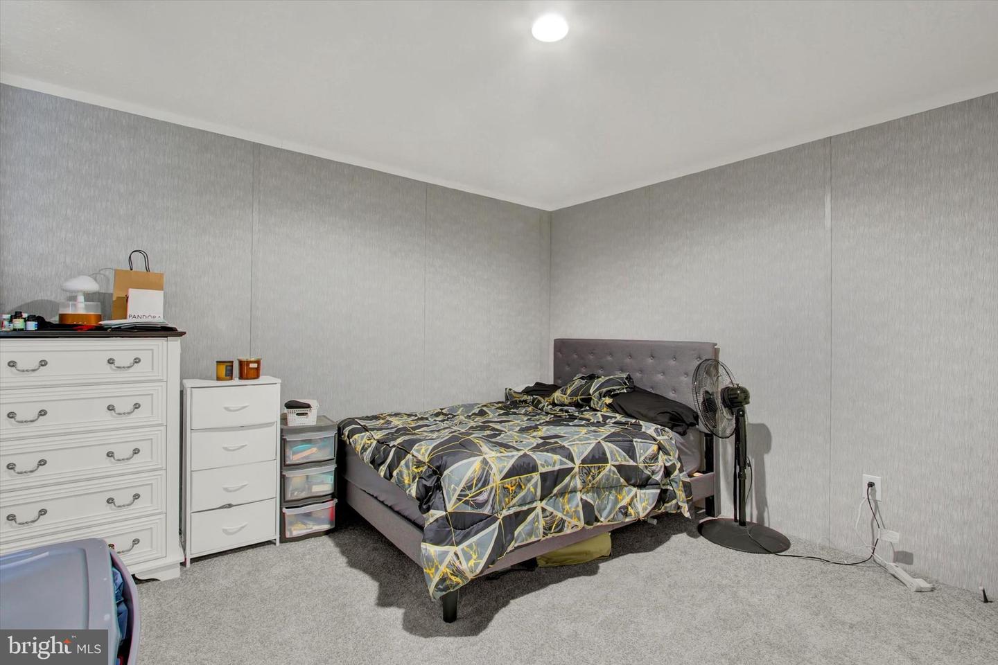 12 Mobile Dr Property Photo 6