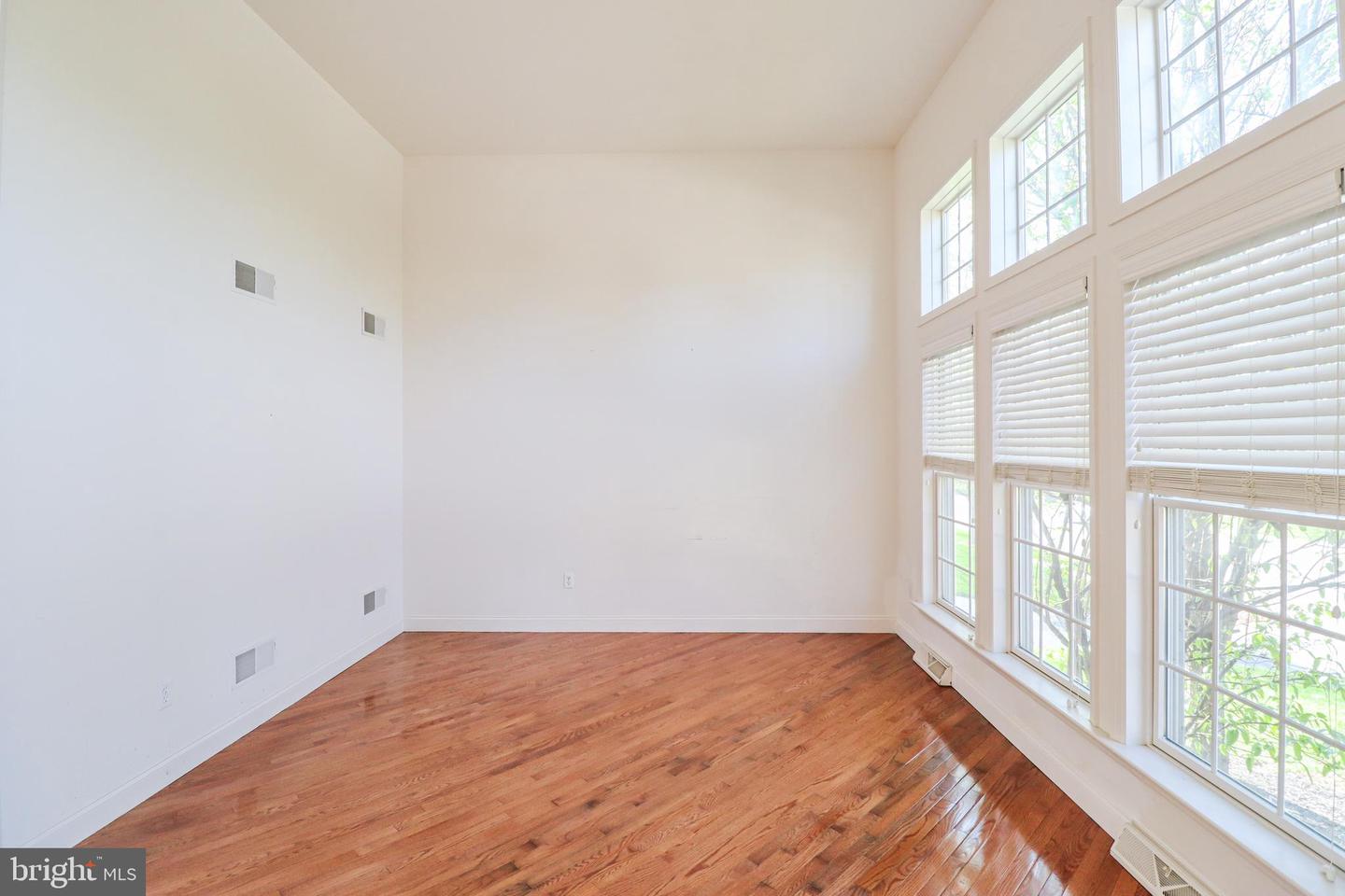 2730 Woodspring Dr Property Photo 8