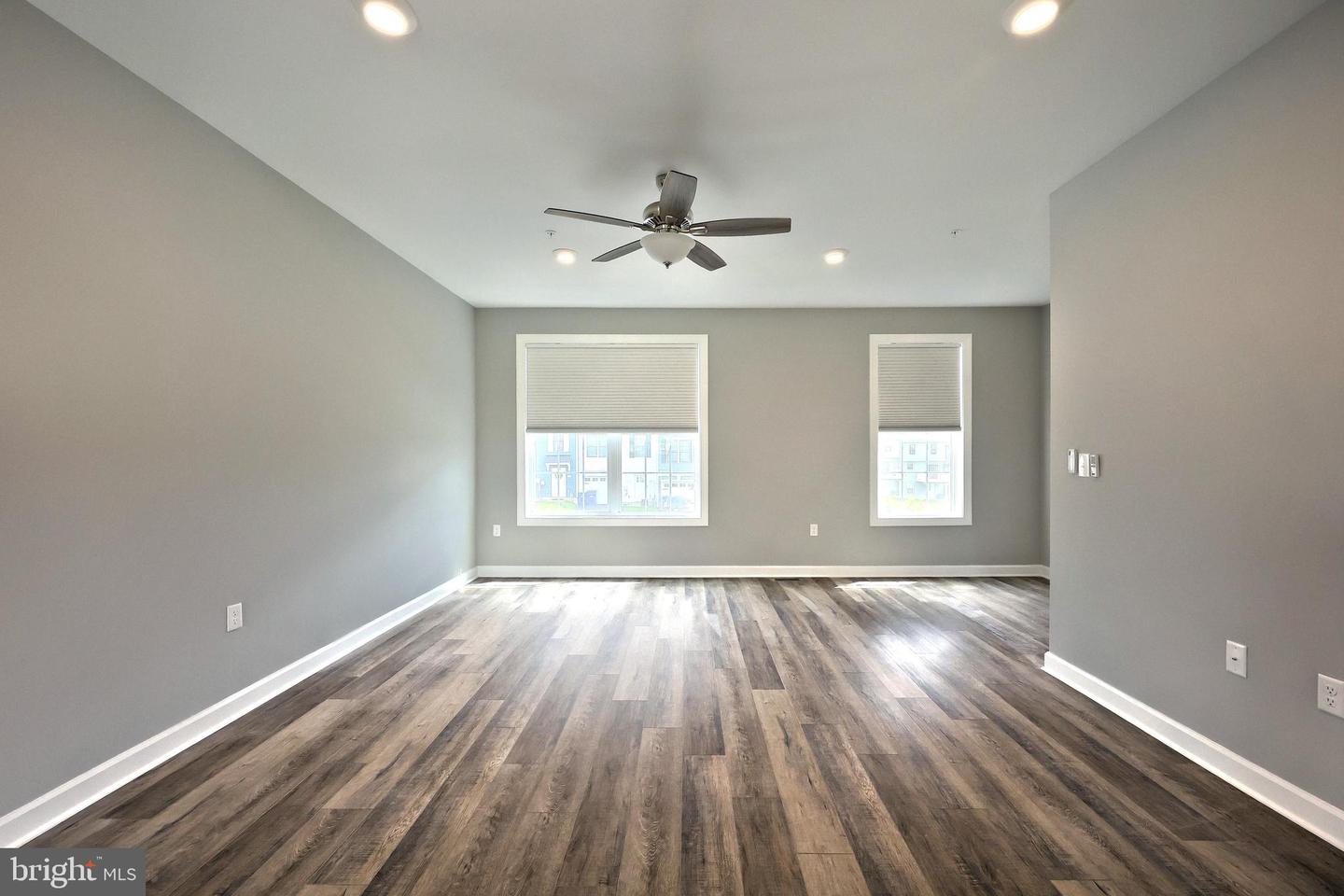 242 Hudson Blvd Property Photo 8