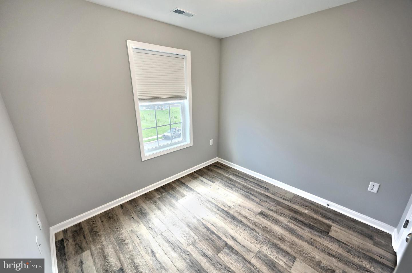 242 Hudson Blvd Property Photo 18