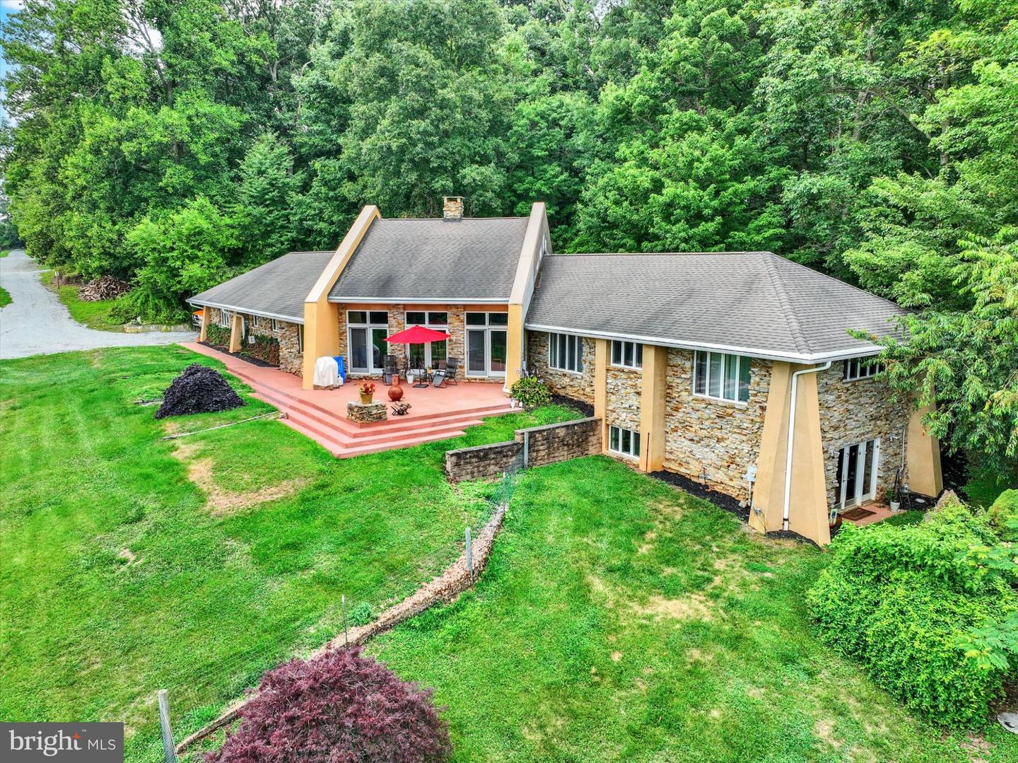 8272 Woodbine Rd Property Photo 1
