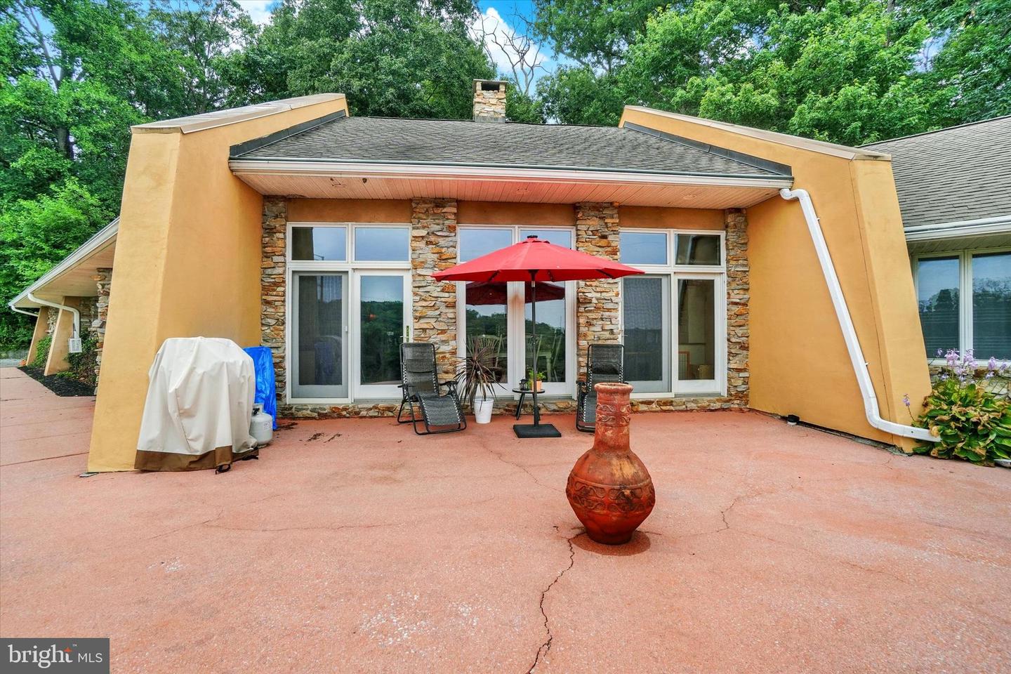 8272 Woodbine Rd Property Photo 15