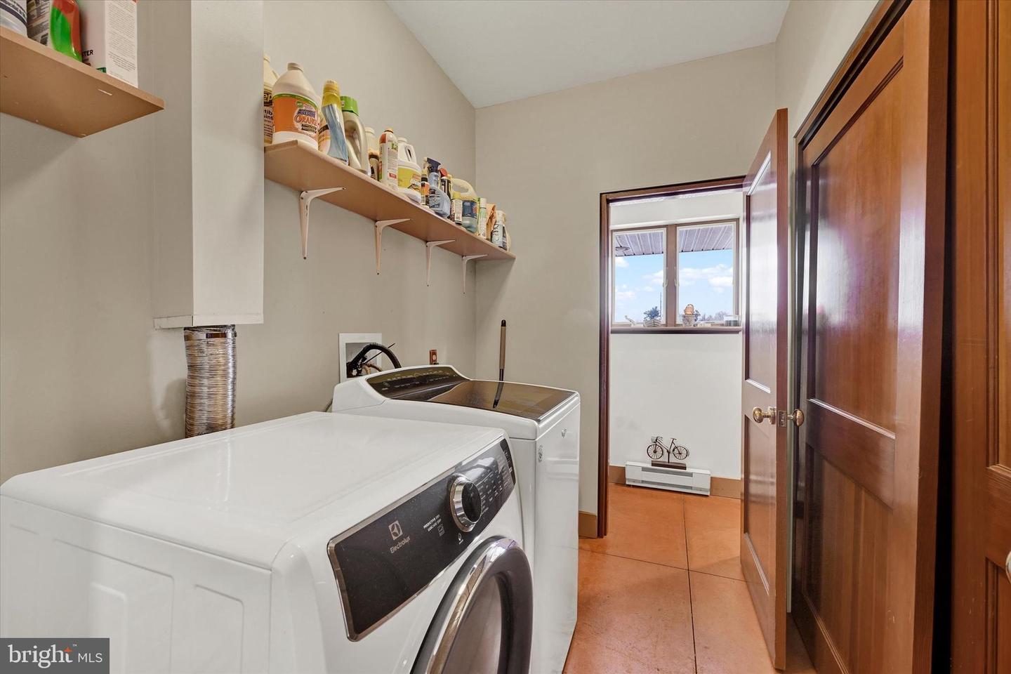 8272 Woodbine Rd Property Photo 27