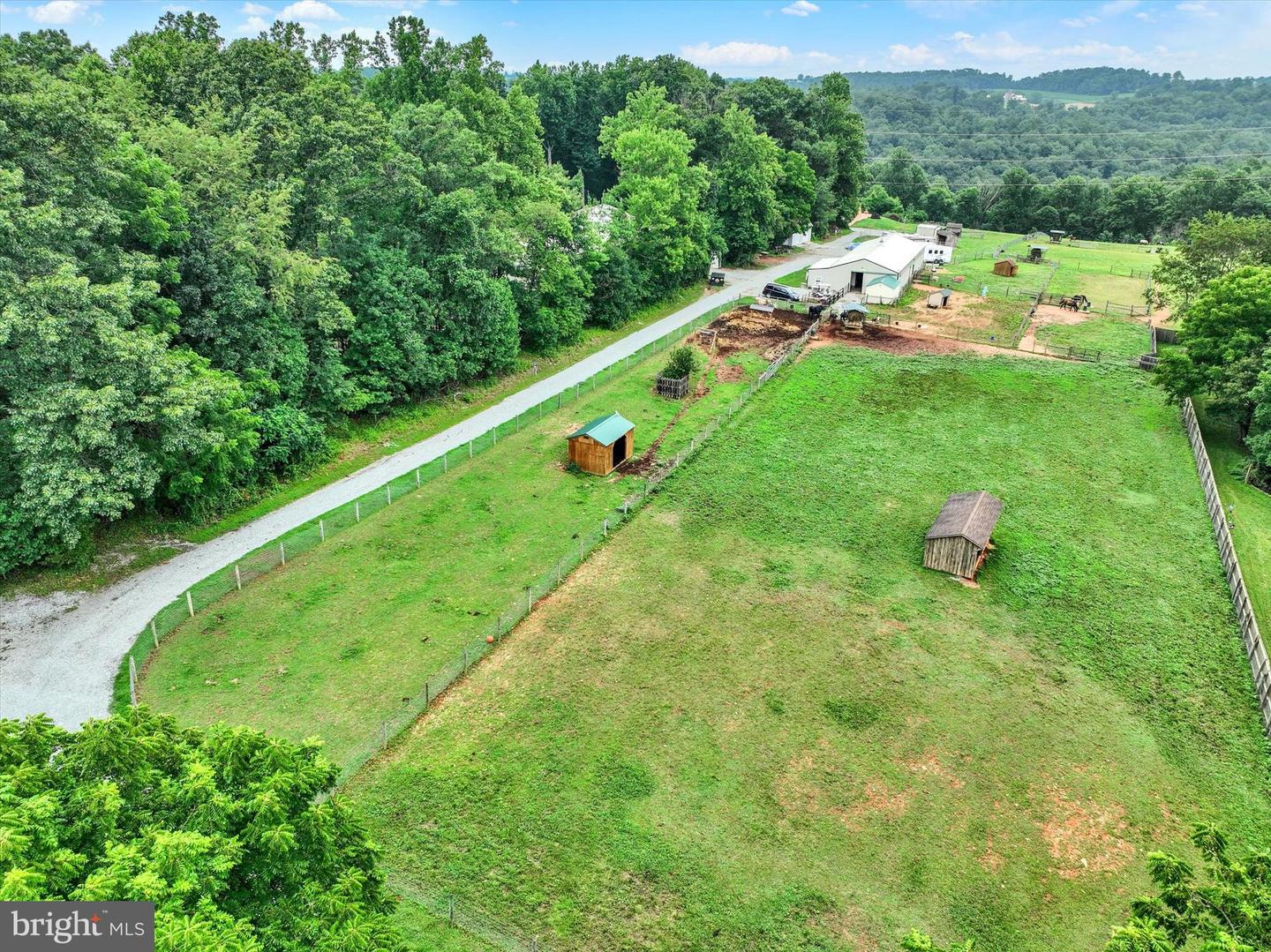 8272 Woodbine Rd Property Photo 39
