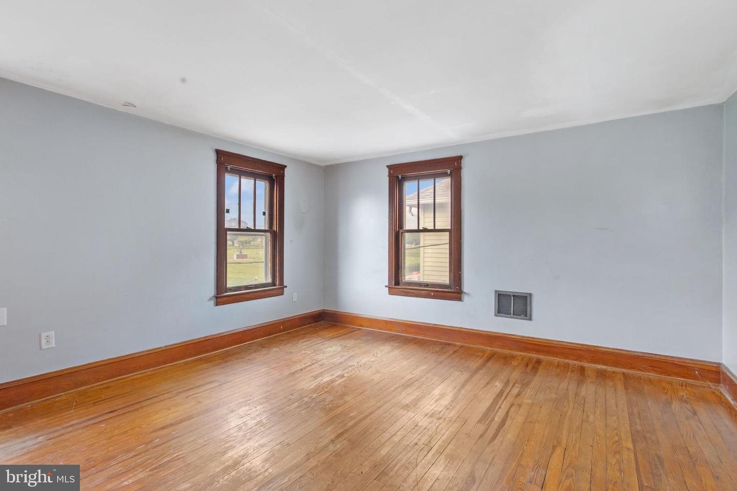 772 Baltimore St Property Photo 12