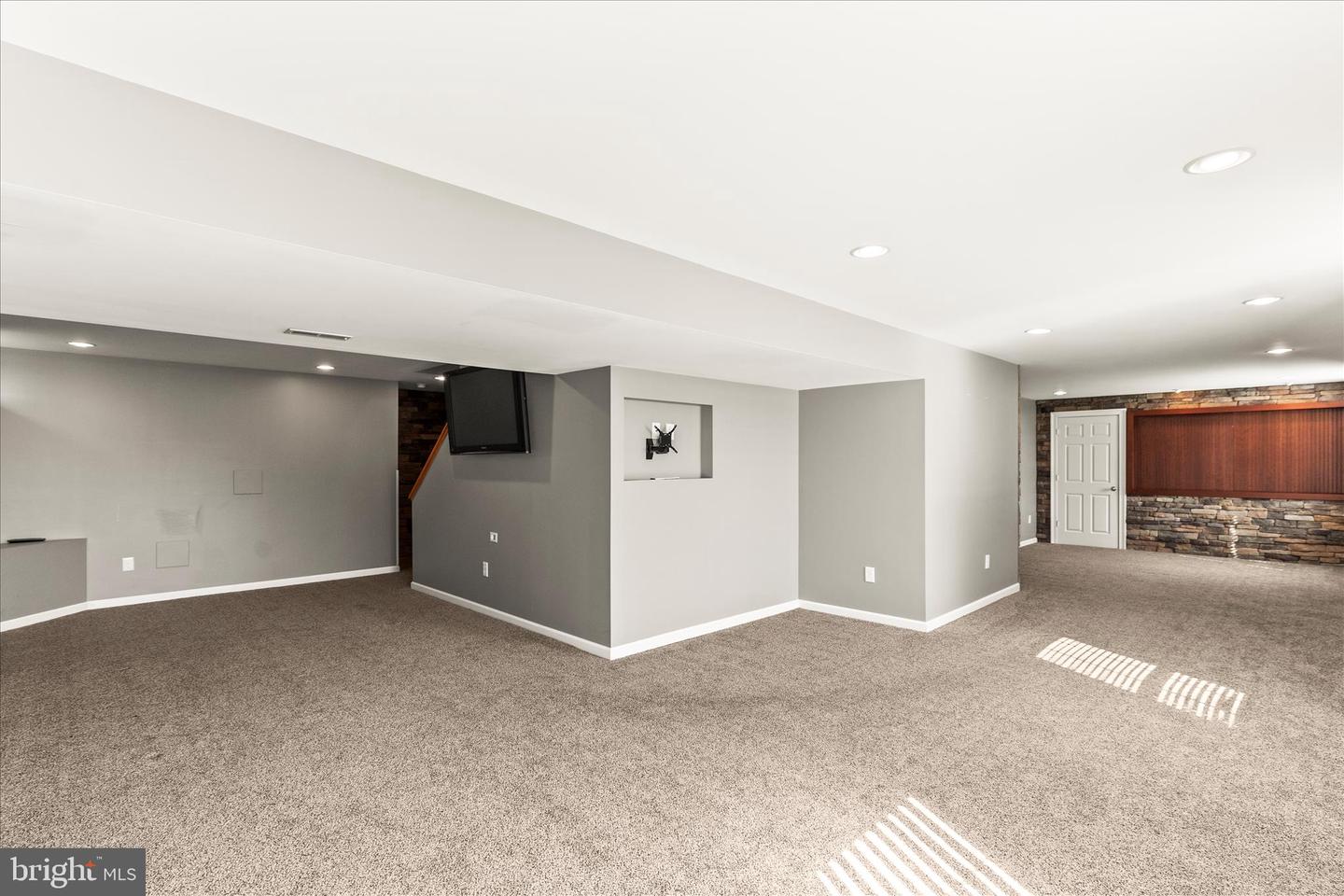 17323 Russett Farm Dr Property Photo 41