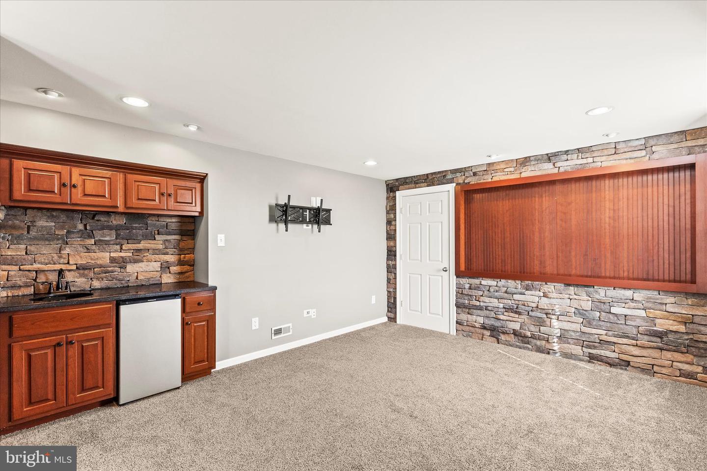 17323 Russett Farm Dr Property Photo 42