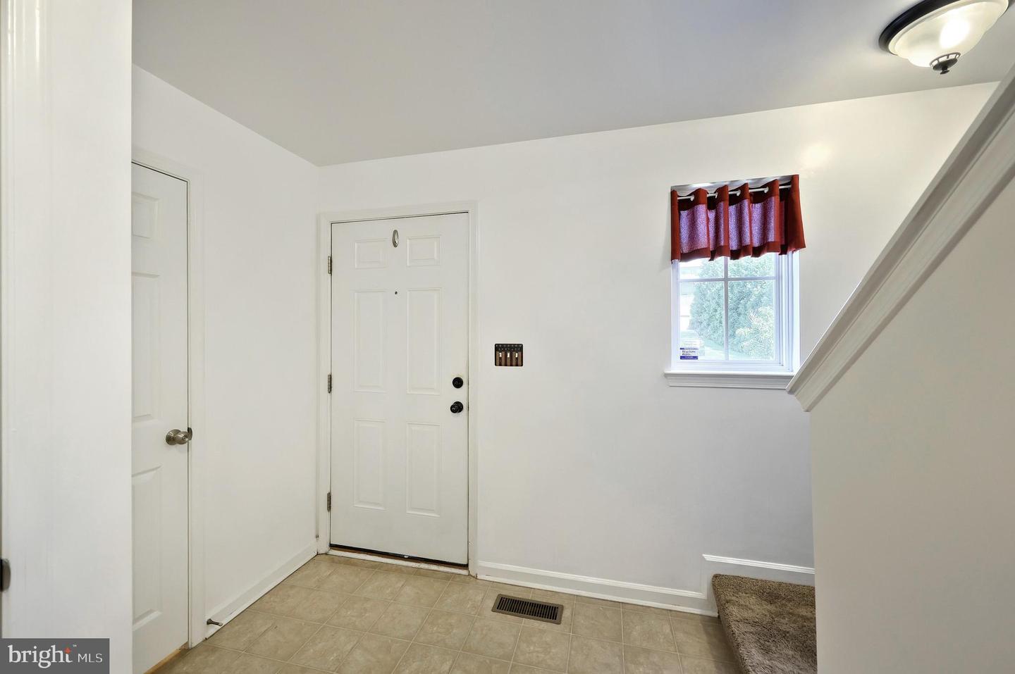 425 Lakeview Dr Property Photo 15