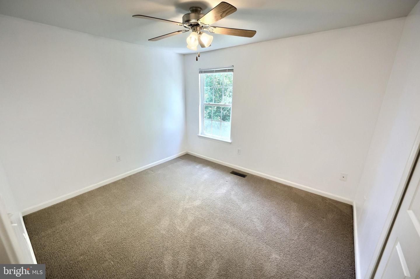 425 Lakeview Dr Property Photo 30