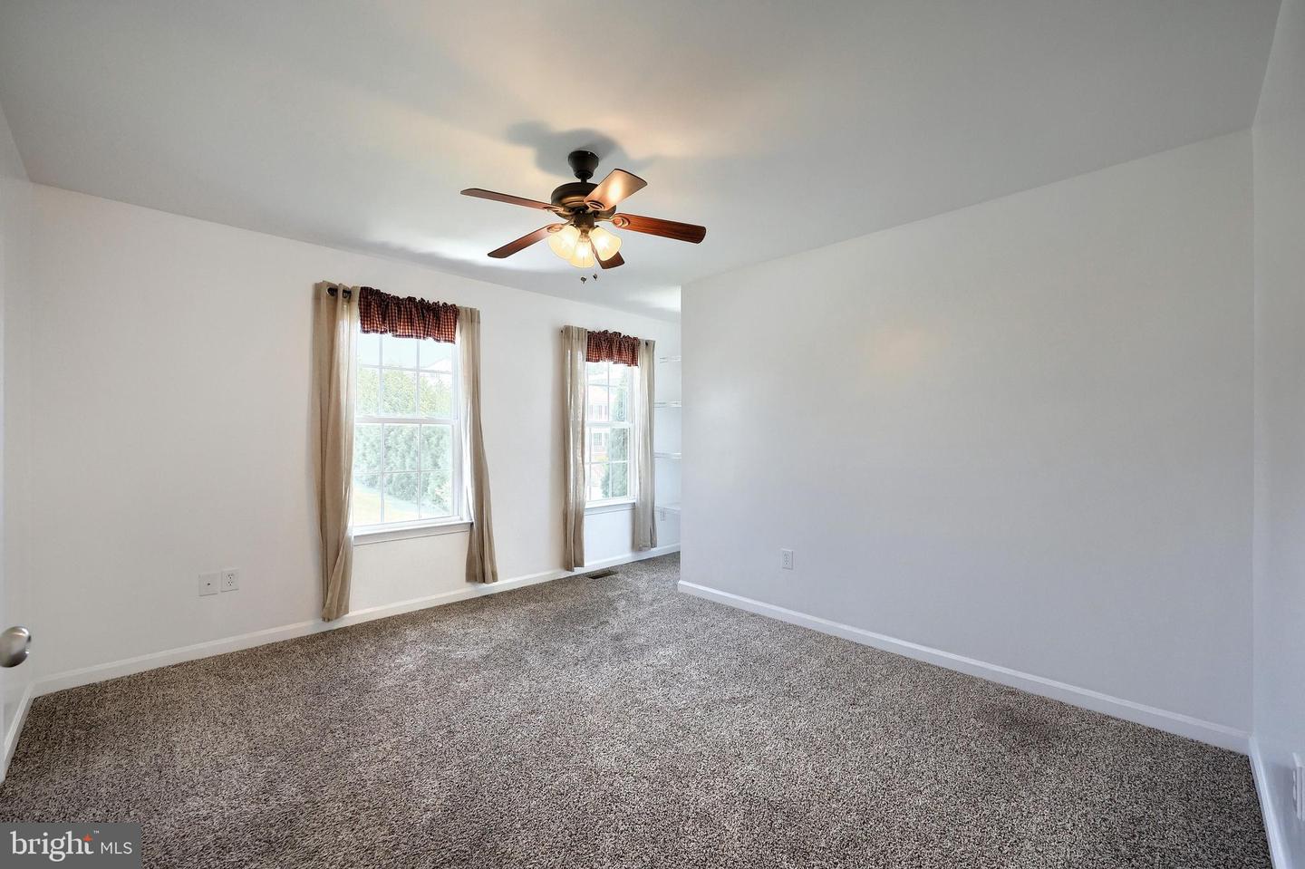 425 Lakeview Dr Property Photo 33