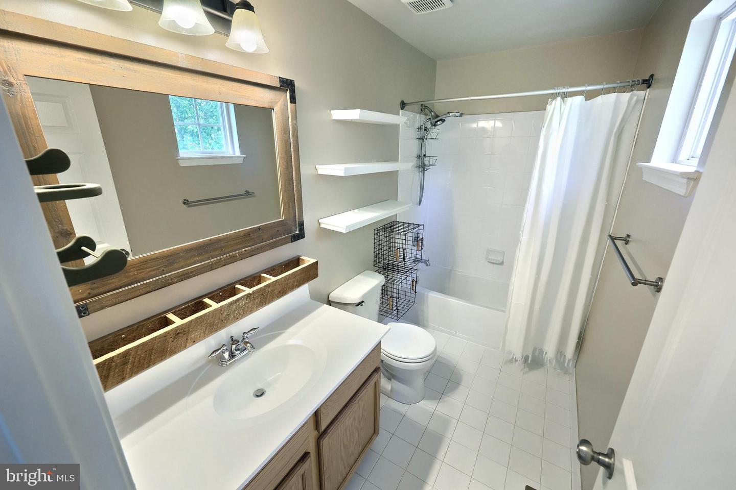 425 Lakeview Dr Property Photo 40