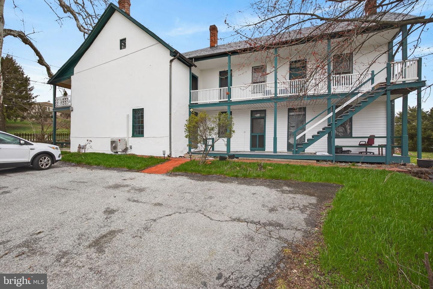 50 E MARKET ST Property Photo 1