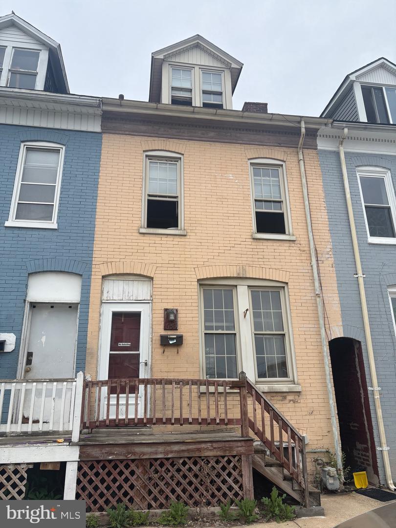 633 York St Property Photo 1