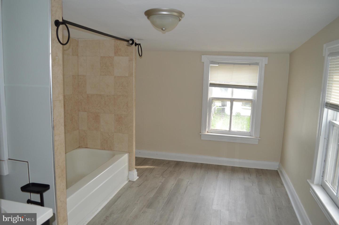 229 Locust St Property Photo 28