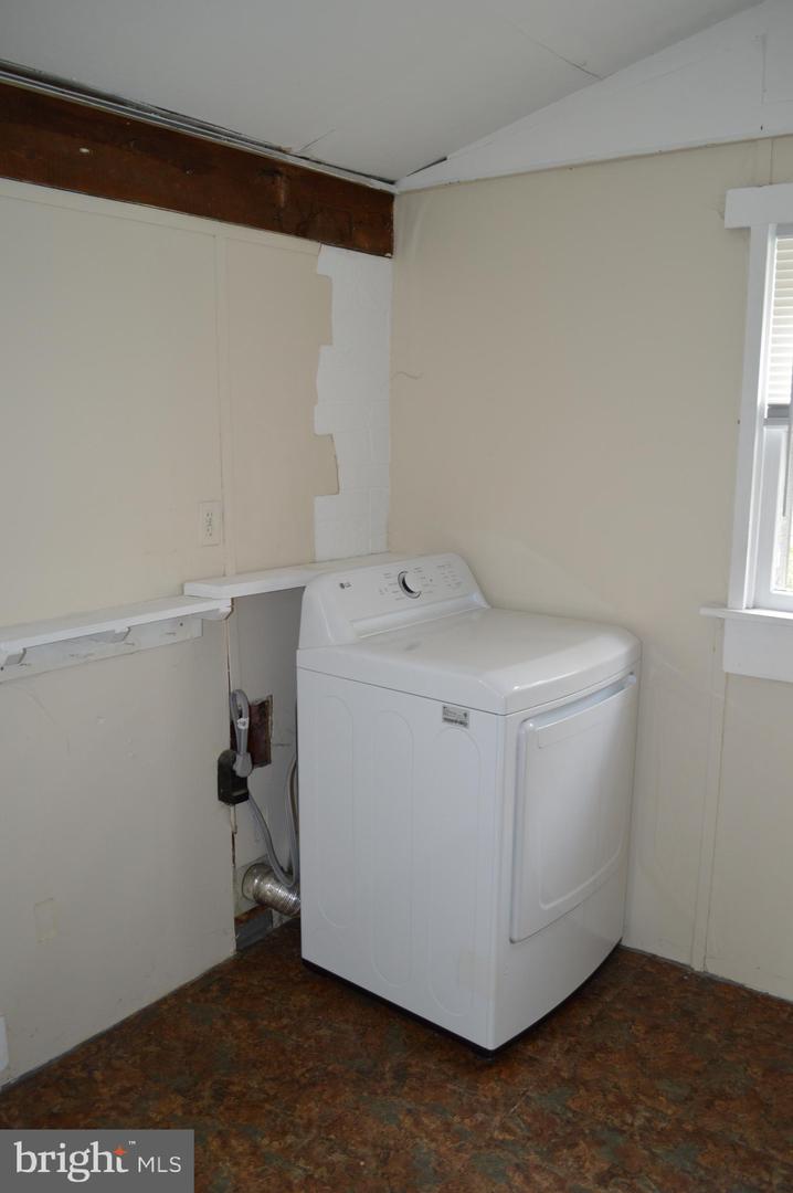 229 Locust St Property Photo 34
