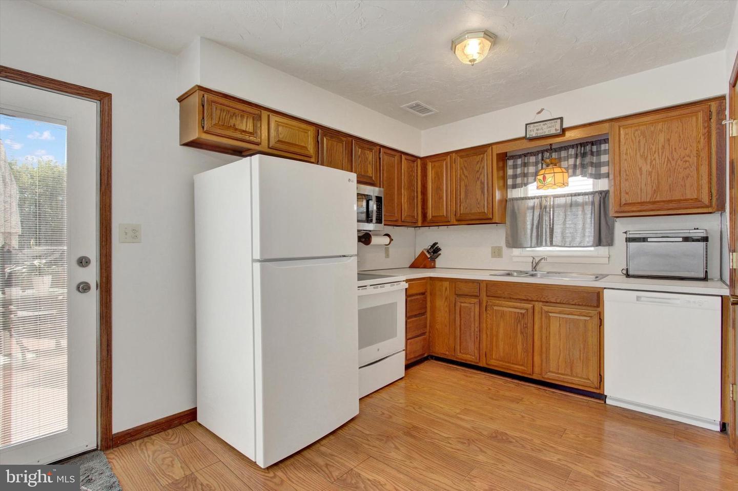 103 Edward St Property Photo 8