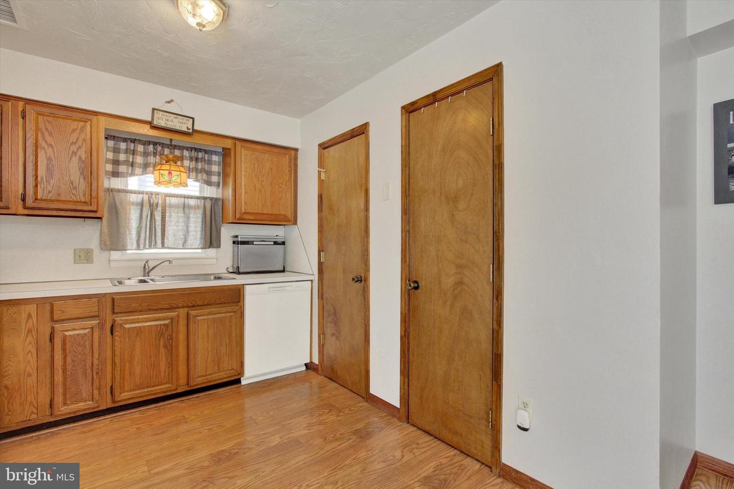 103 Edward St Property Photo 9