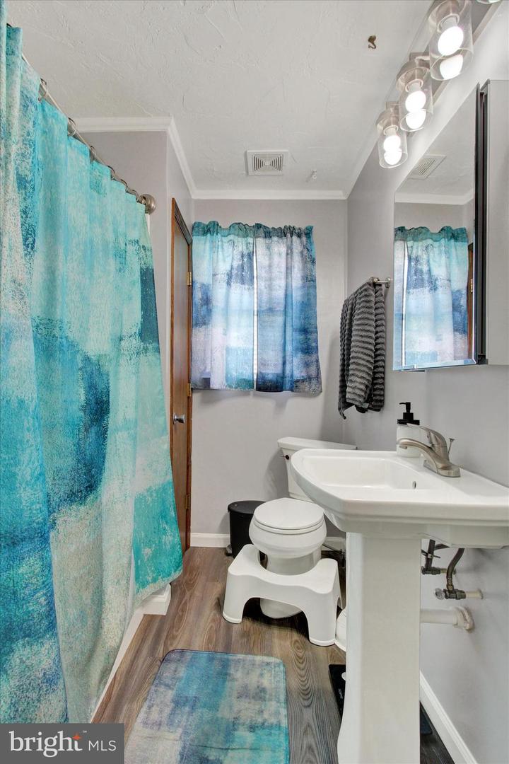 103 Edward St Property Photo 16