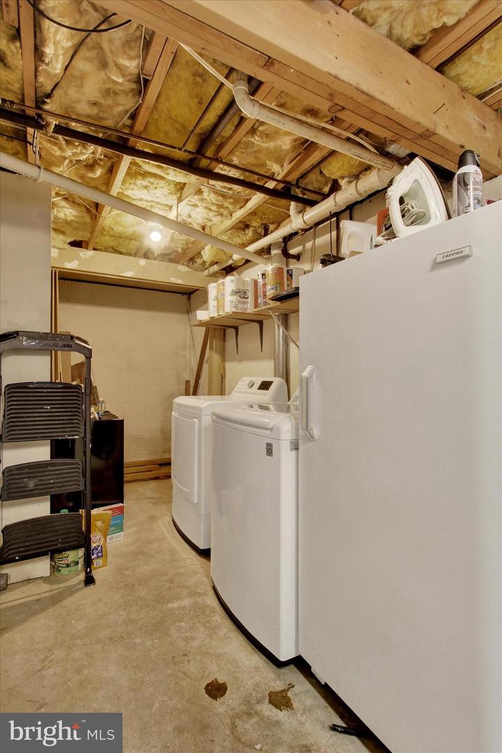 103 Edward St Property Photo 17