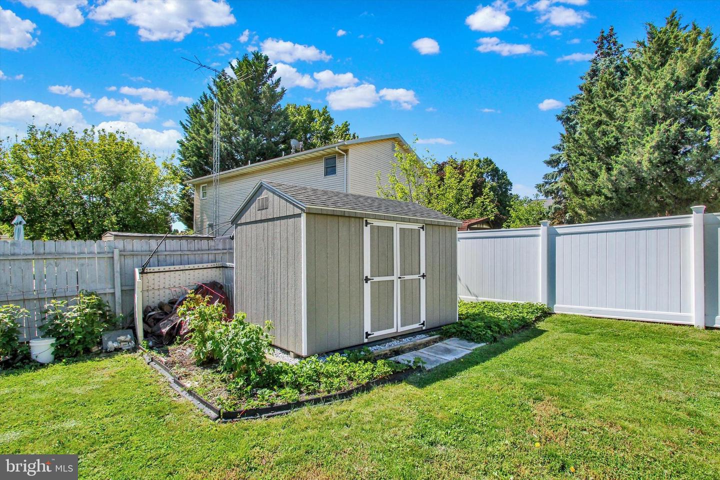 103 Edward St Property Photo 24