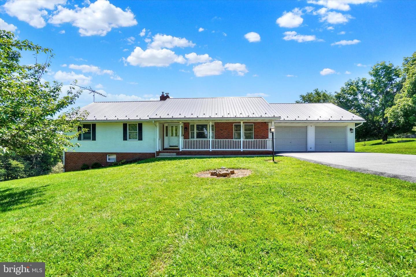 3594 Apple Ct Property Photo 1