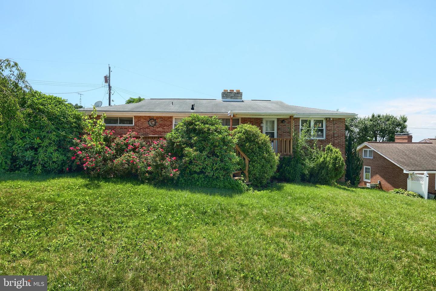 1215 Perry Ln Property Photo 14