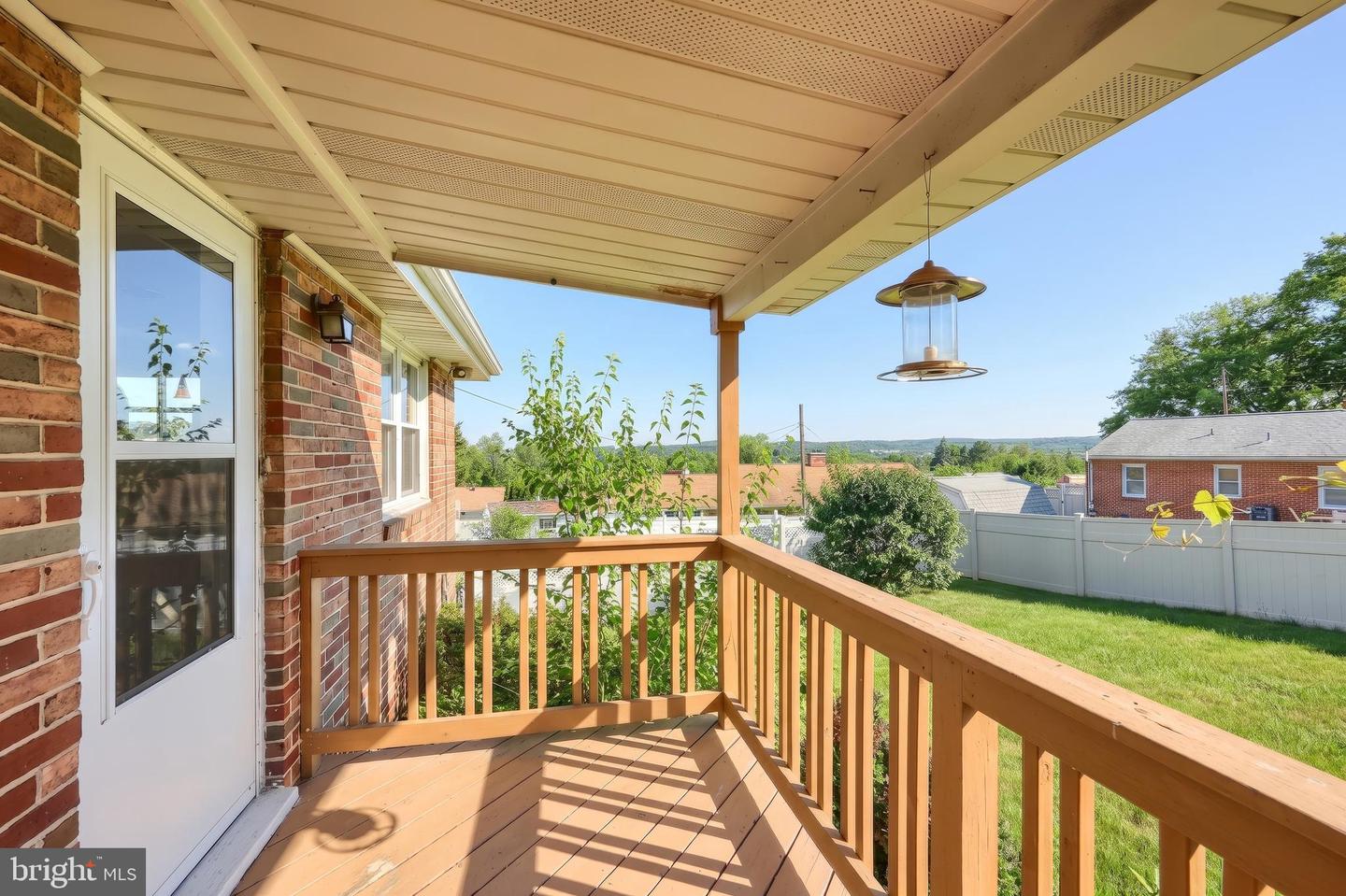 1215 Perry Ln Property Photo 18
