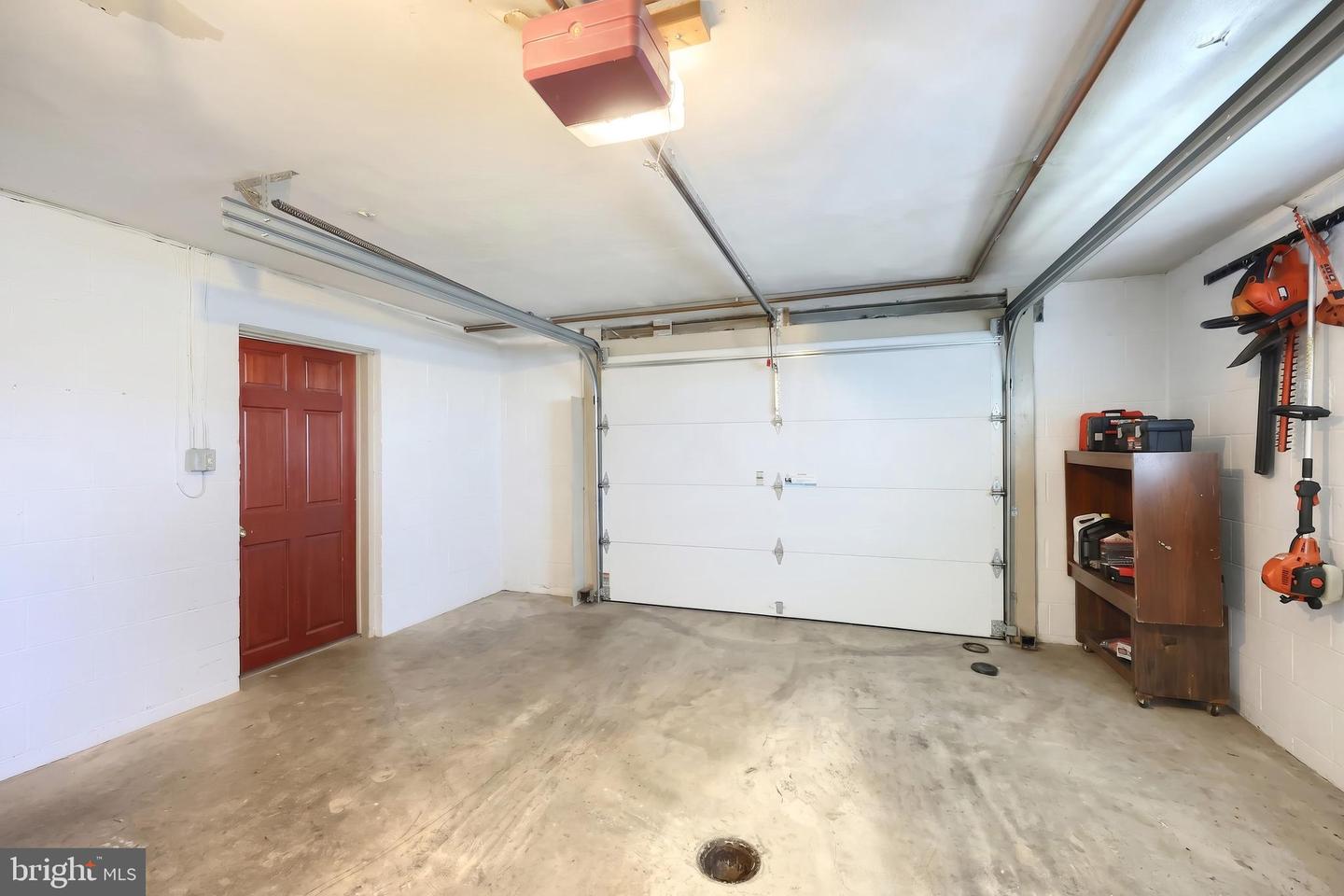 1215 Perry Ln Property Photo 24