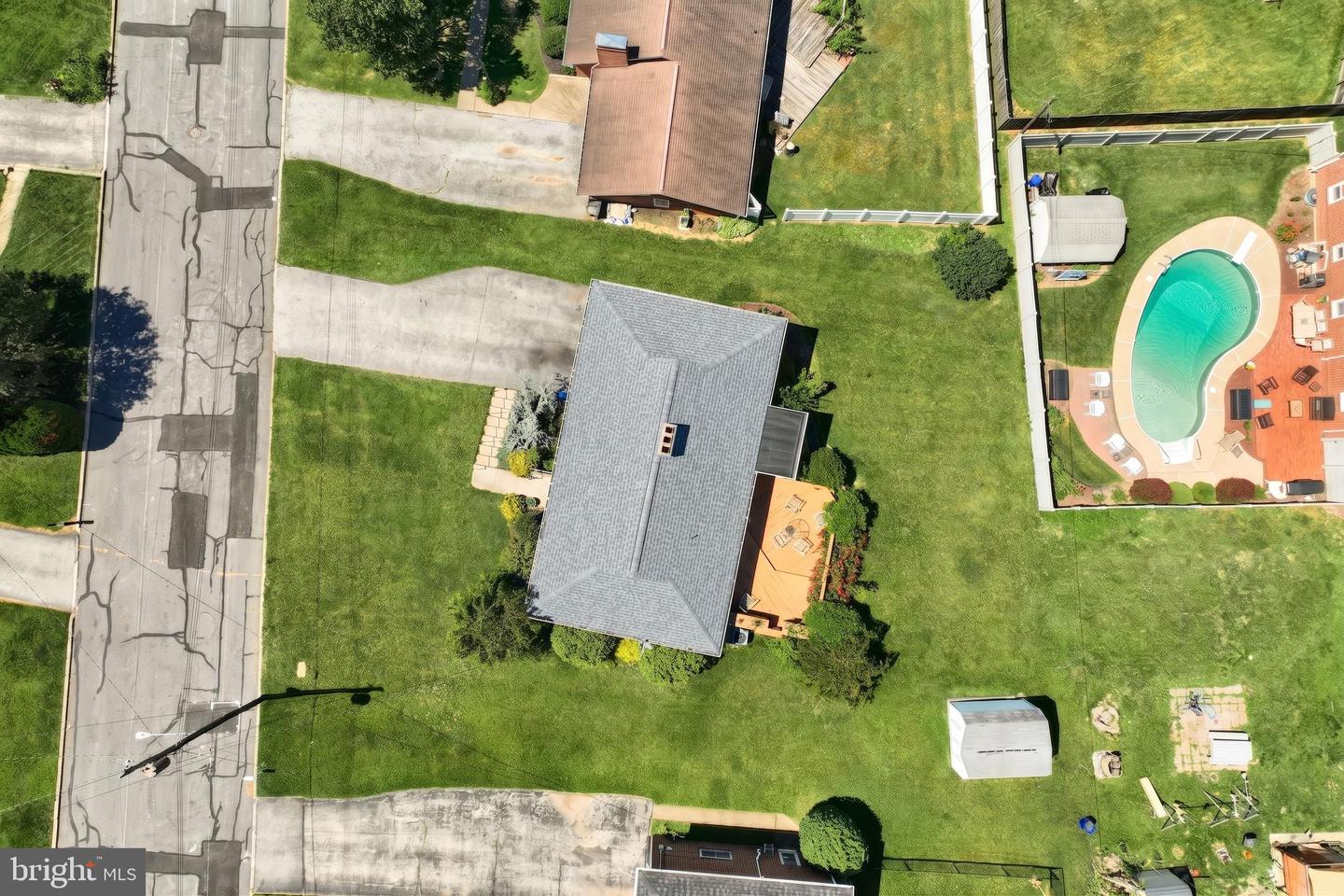 1215 Perry Ln Property Photo 30