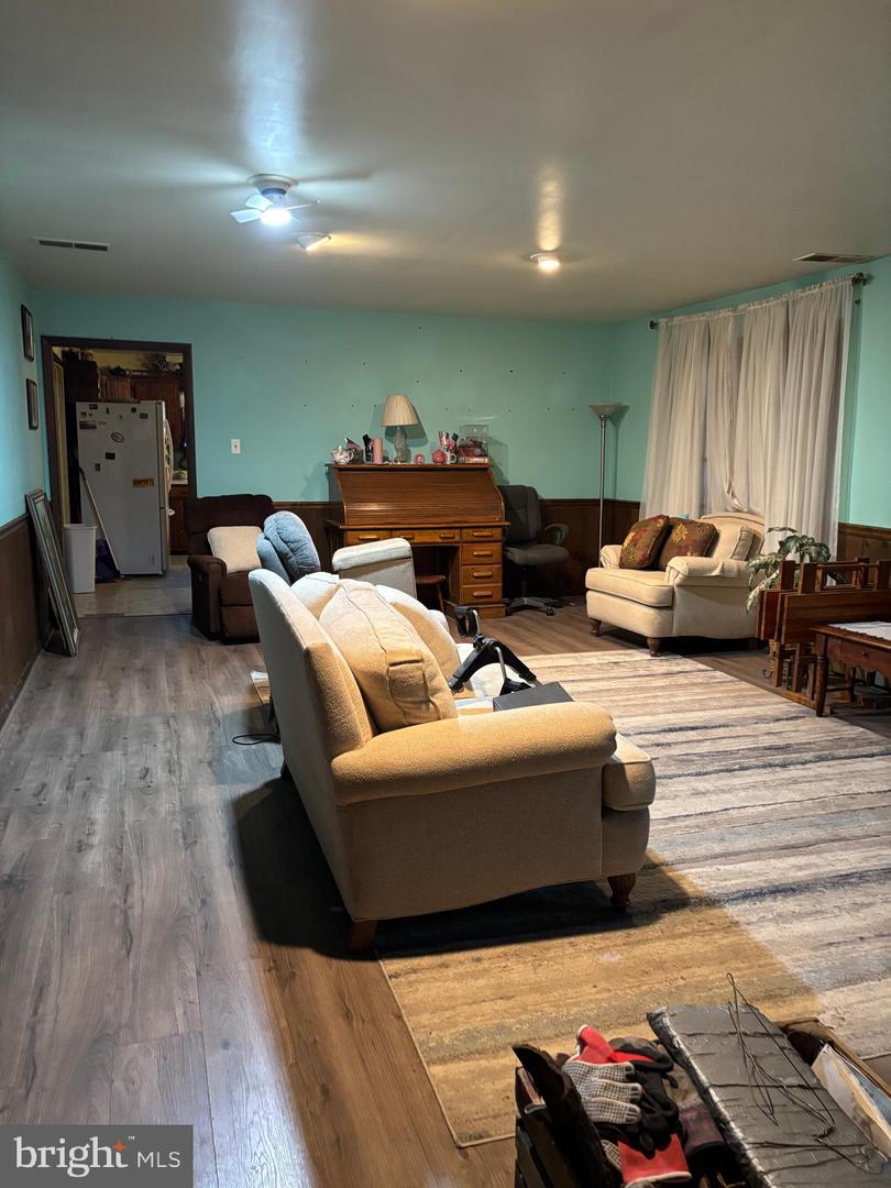 652 Billet Dr Property Photo 4