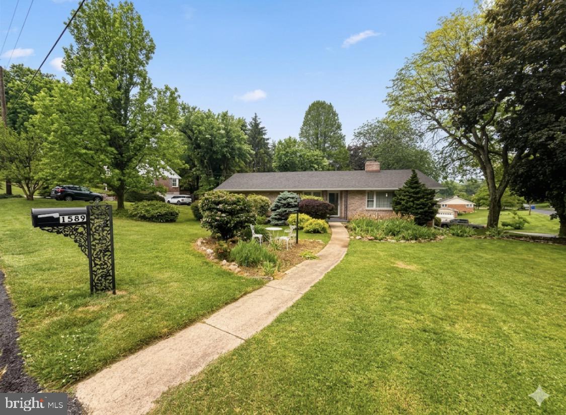 1589 HOLLYWOOD PKWY Property Photo 1