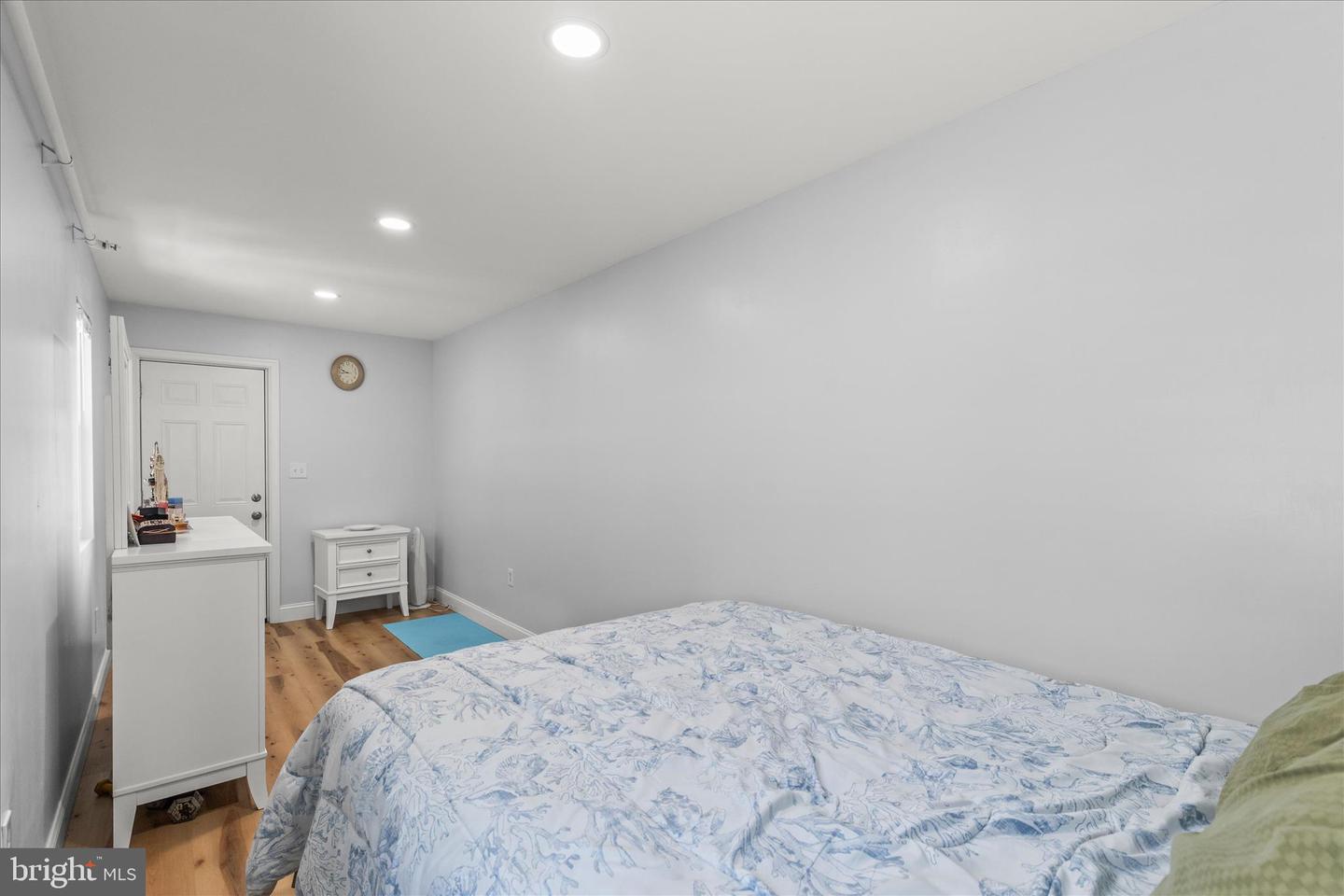 556 Salem Ave Property Photo 18