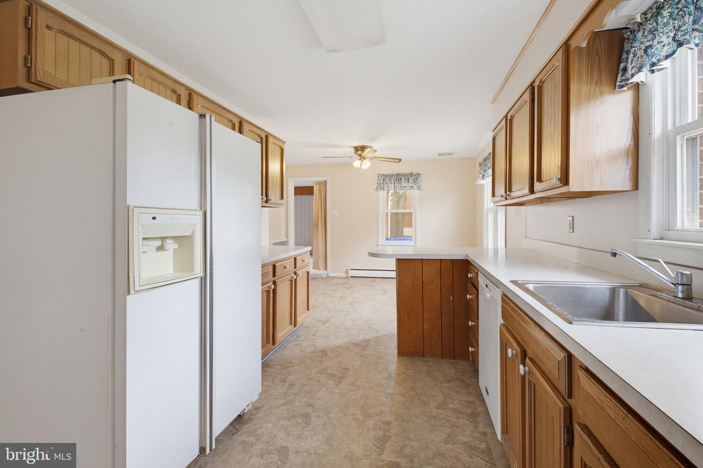 144 Bond St Property Photo 15