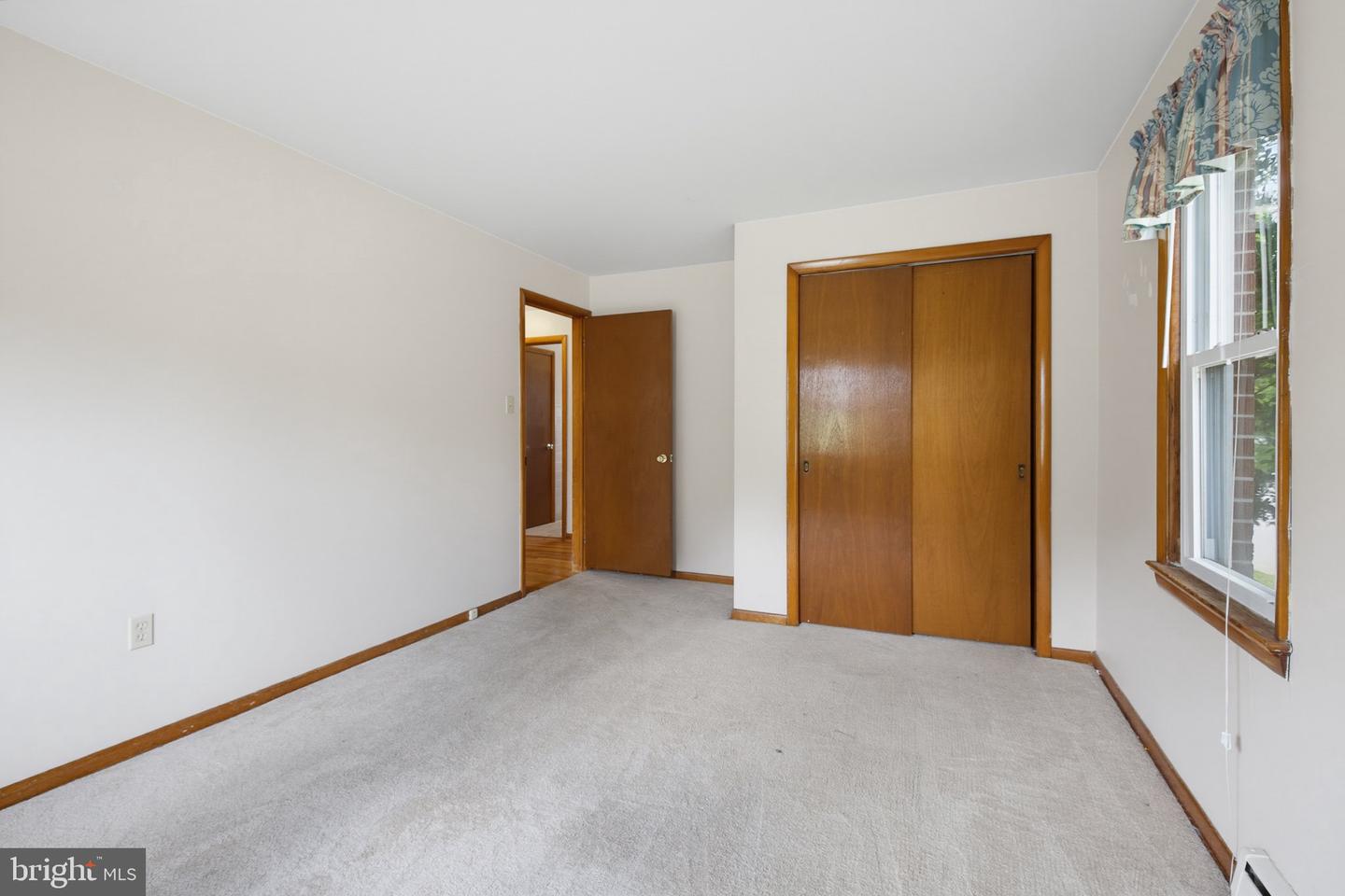 144 Bond St Property Photo 23