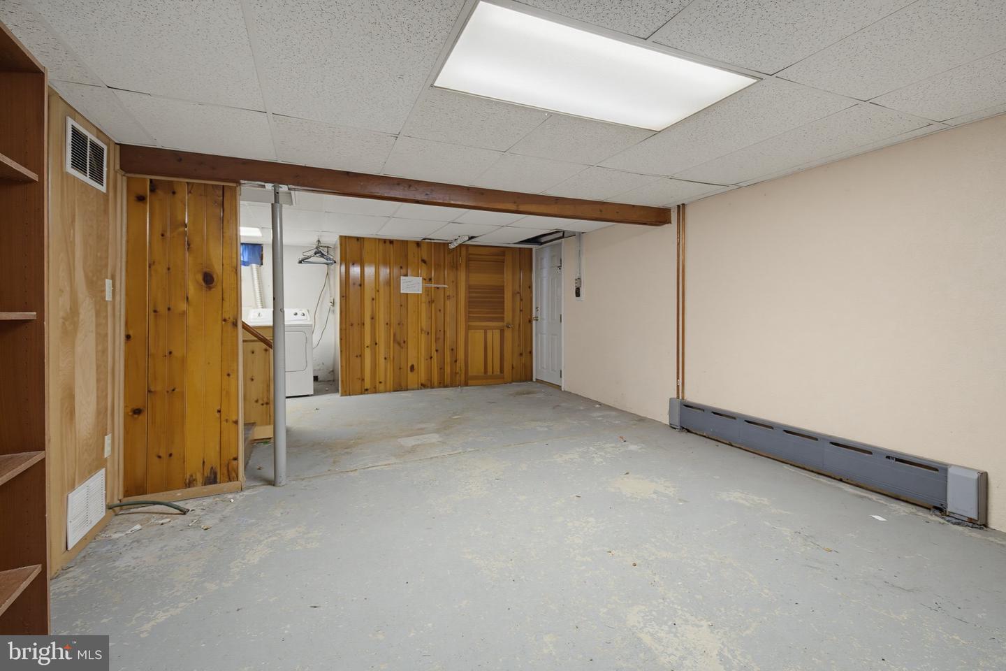 144 Bond St Property Photo 29