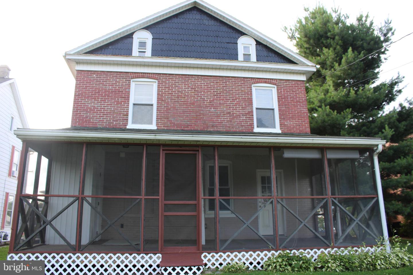 108 S 3rd St Property Photo 6