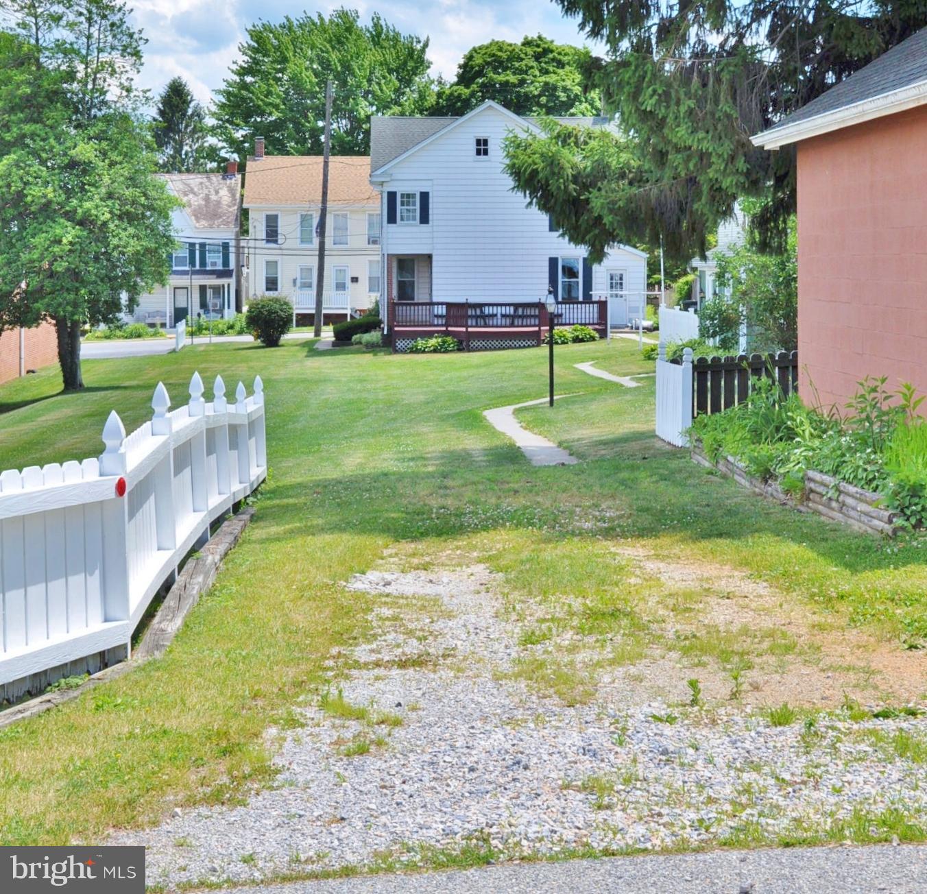 33 W Forrest Ave Property Photo 8