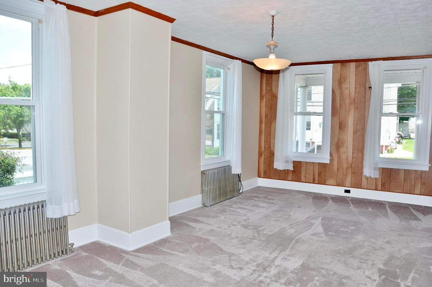 33 W Forrest Ave Property Photo 10