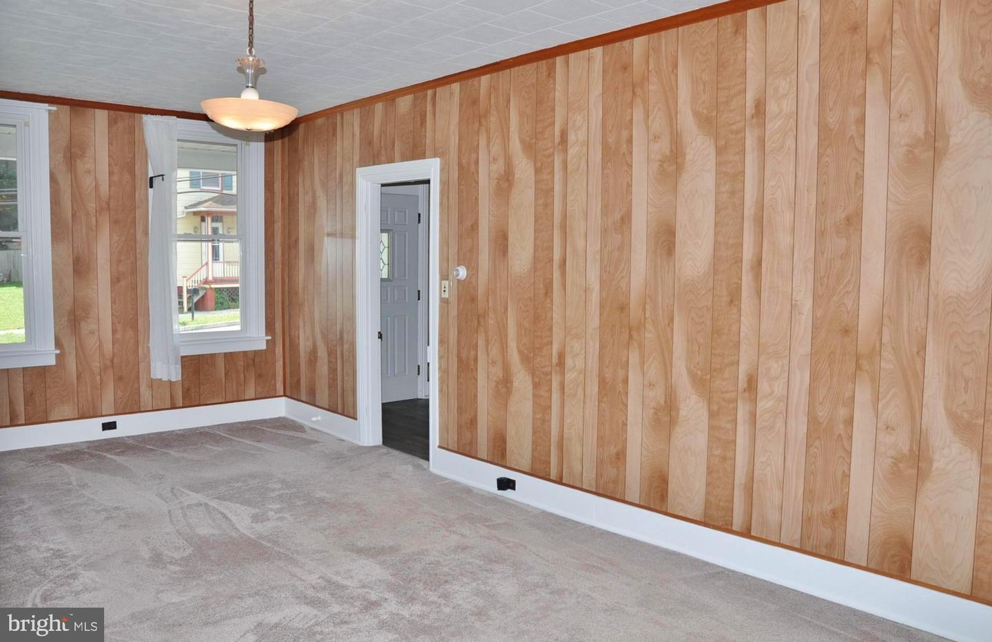 33 W Forrest Ave Property Photo 11
