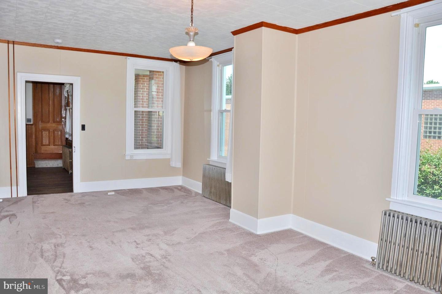 33 W Forrest Ave Property Photo 12
